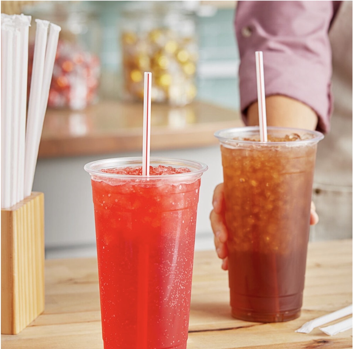 10 1/4 Jumbo Red and white striped wrapped straw 2000/case