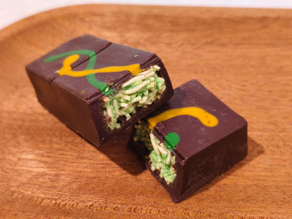 4 Pack Dubai Style Pistachio Chocolate Bars 30g Each Premium Chocolate Treat